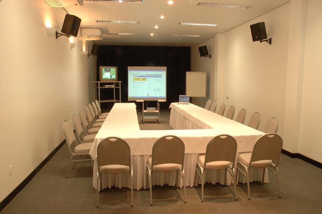 Hotel Dom Henrique Timoteo ภายนอก รูปภาพ
