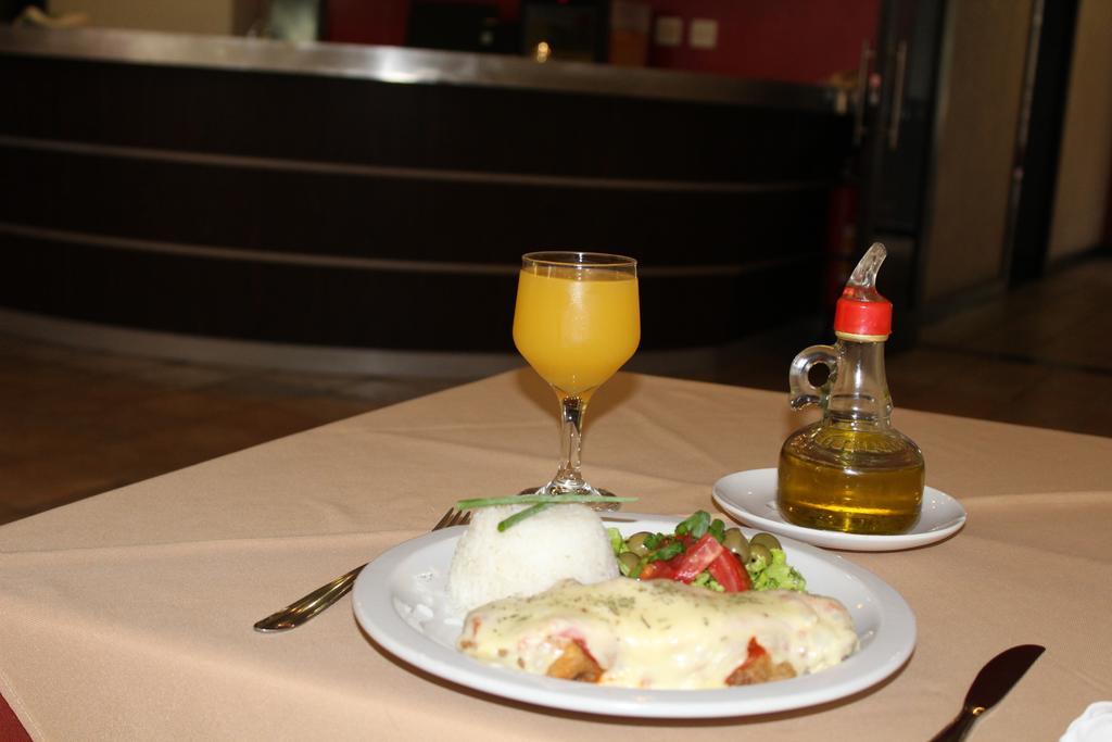 Hotel Dom Henrique Timoteo ภายนอก รูปภาพ