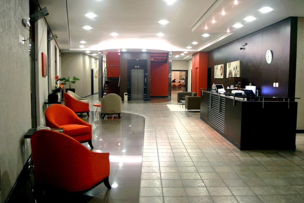 Hotel Dom Henrique Timoteo ภายนอก รูปภาพ
