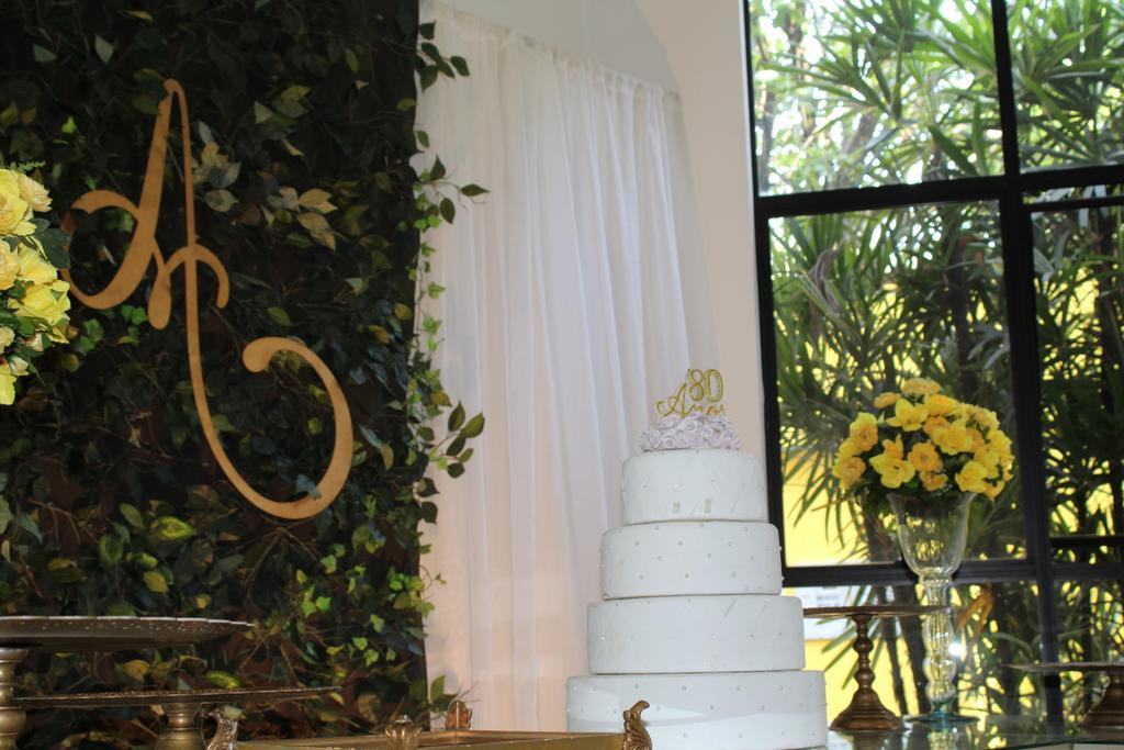Hotel Dom Henrique Timoteo ภายนอก รูปภาพ
