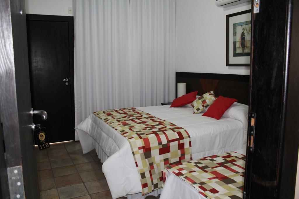 Hotel Dom Henrique Timoteo ภายนอก รูปภาพ