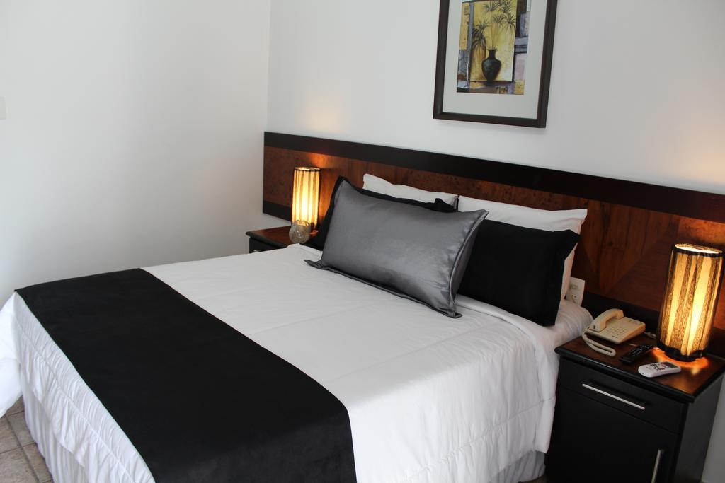 Hotel Dom Henrique Timoteo ภายนอก รูปภาพ