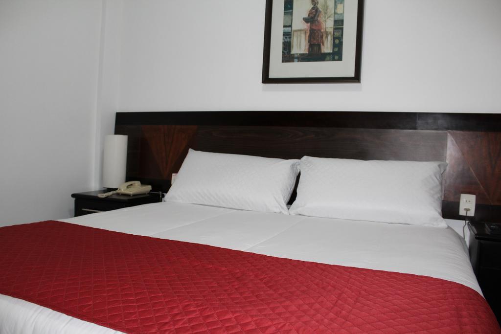 Hotel Dom Henrique Timoteo ภายนอก รูปภาพ