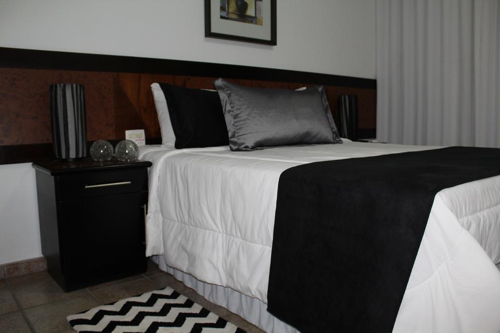 Hotel Dom Henrique Timoteo ภายนอก รูปภาพ
