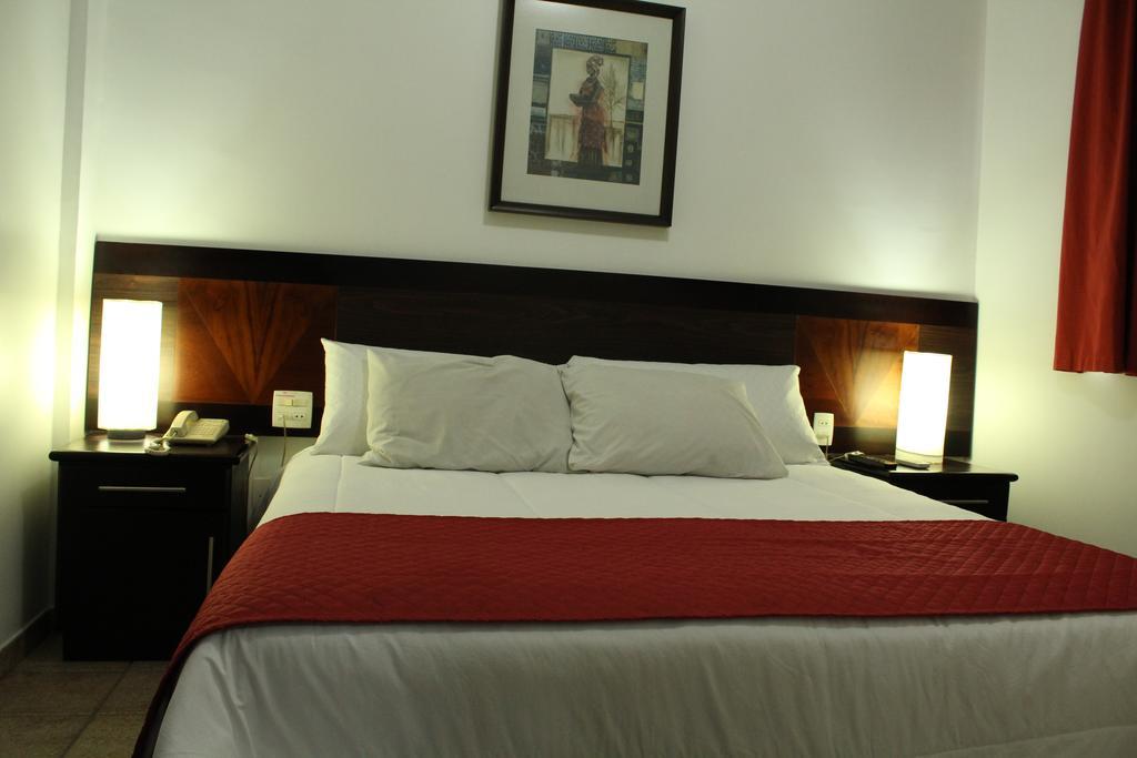 Hotel Dom Henrique Timoteo ภายนอก รูปภาพ