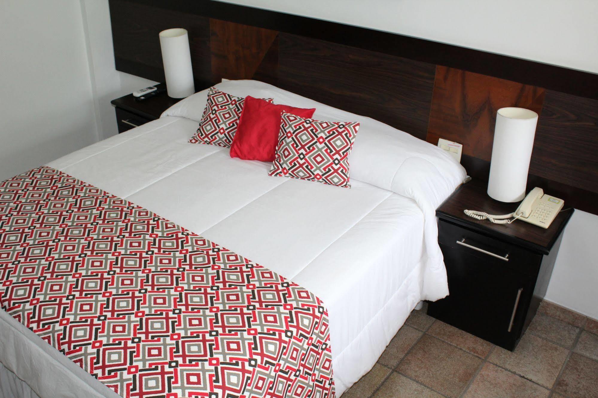 Hotel Dom Henrique Timoteo ภายนอก รูปภาพ
